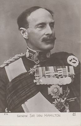 French portrait postcard of British General Sir Ian Hamilton in parade dress. Hamilton commanded the Allied invasion force at Gallipoli.
Text:
Général Sir Ian Hamilton
Elliott & Ery London
275
Logo: AN Paris
Reverse:
A Noyer, Paris 'Galerie Patriotique' No. 275
Fabriqué en France